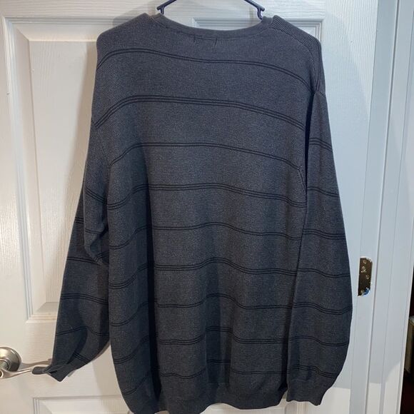 Izod Men’s Large sweater in Excellent Condition - Picture 2 of 3